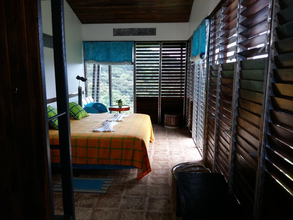 Celeste Mountain Lodge Бихагуа Екстериор снимка